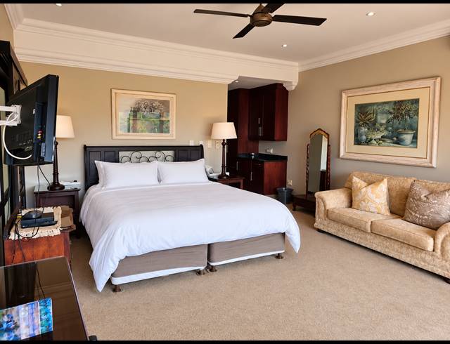 5 BEDROOM HOUSE FOR SALE IN ZIMBALI ESTATE